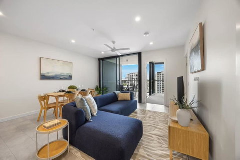 Rivello Apartments - Free Secure Car Park, 6km To City, Ferry Terminal, Eat Street, Rooftop Pool, Sauna, Portside Dinning - Inverell Accommodation 2