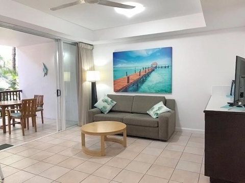 REEF RETREAT APARTMENTS PALM COVE Unit 12 - Inverell Accommodation 1