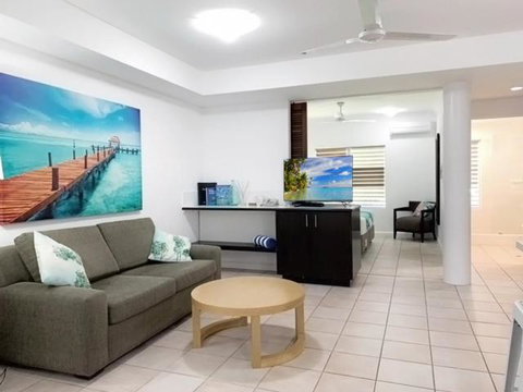 REEF RETREAT APARTMENTS PALM COVE Unit 13 - Inverell Accommodation 0