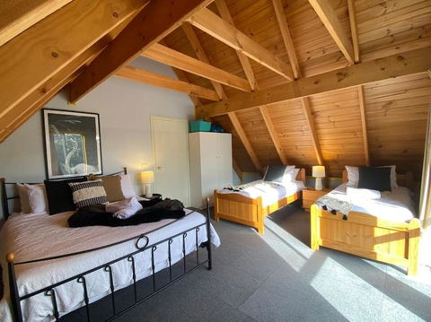 Reel & Relax: 3BR Beach House - Fish, Swim, Surf - Inverell Accommodation 3