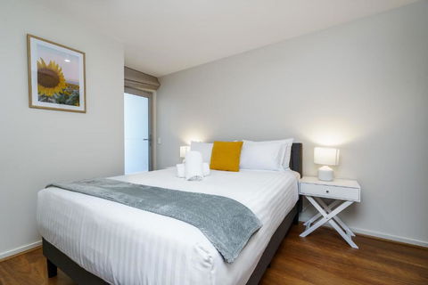 Relaxing 2BR Stay Near South Point Tuggeranong - Inverell Accommodation 1