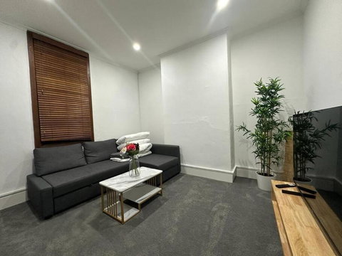Remarkable 2 Bedroom House At The Centre Of Darlinghurst - Inverell Accommodation 0