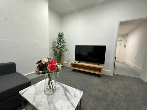 Remarkable 2 Bedroom House At The Centre Of Darlinghurst - Inverell Accommodation 1