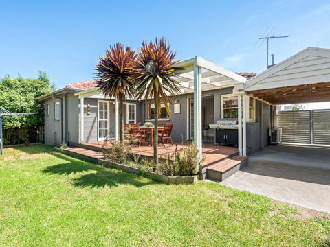Resarf Retreat - Inverell Accommodation 0