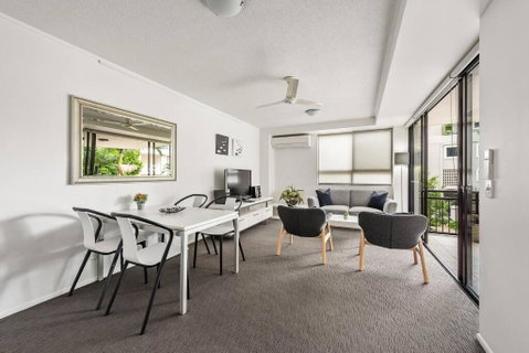 Resort Living - 10mins CBD - 2Bed / 2Bath / 1Car - Inverell Accommodation 0