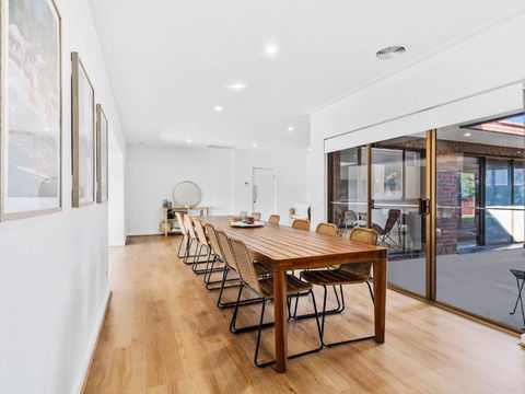 Retreat House - Inverell Accommodation 1