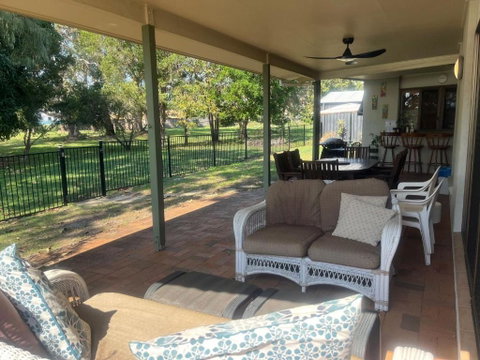 Rise N Shine Rainbow Beach - Inverell Accommodation 1