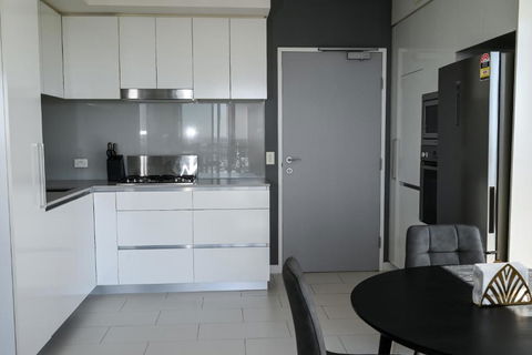 River View Apartment In Brisbane With Parking - Inverell Accommodation 3