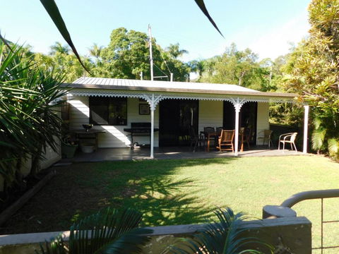 Riverbend Cottage Cabin - Little Heaven - Inverell Accommodation 2