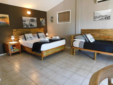 Riverbend Cottage Cabin - Little Heaven - Inverell Accommodation 3