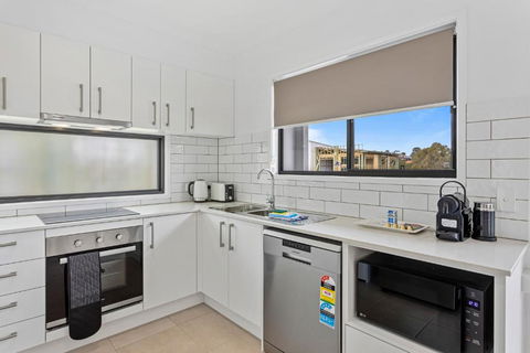 Riverside 3-Bed Home With Study Nook And BBQ - Inverell Accommodation 3