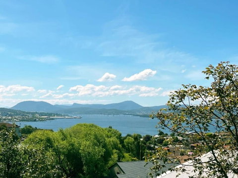 Riveting House With Incredible Water-view At SandyBay - Inverell Accommodation 2