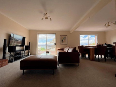 Riveting House With Incredible Water-view At SandyBay - Inverell Accommodation 3