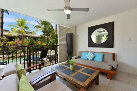Resort-style Swim Out - A True Tropical Oasis - Inverell Accommodation 1