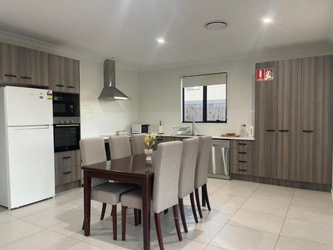Redbank Plains Cozy Retreat - Inverell Accommodation 2