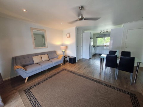 Residential Two-bedroom Unit On The Strand, Self-check In, Wi-fi - Inverell Accommodation 0