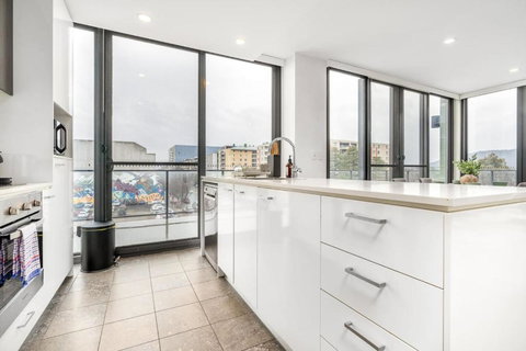 Roomy 2BR 2BA City-Centre Apt - Inverell Accommodation 2