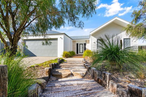 Ryze N Shine I Private Properties - Inverell Accommodation 0