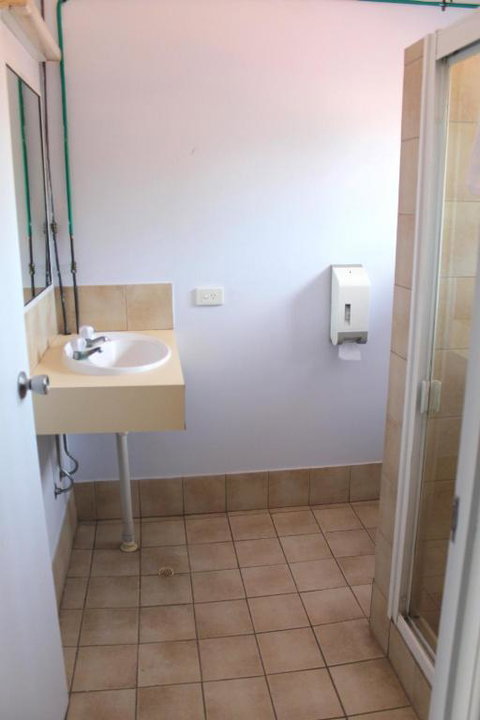 Rocky Glen Hotel Motel Gladstone - Inverell Accommodation 2