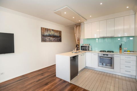 Rome Sky Villa - Inverell Accommodation 3