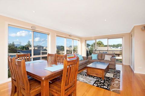 Rose - Inverell Accommodation 0