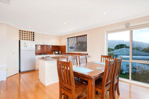 Rose - Inverell Accommodation 2