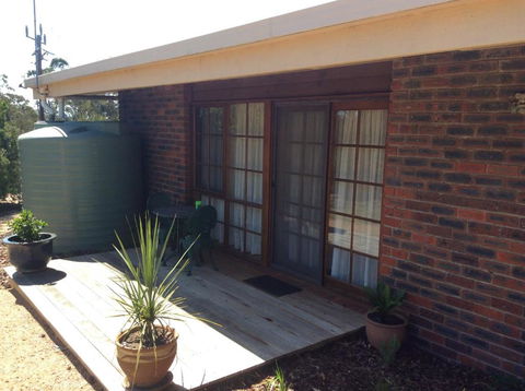 Rose Cottage - Inverell Accommodation 3