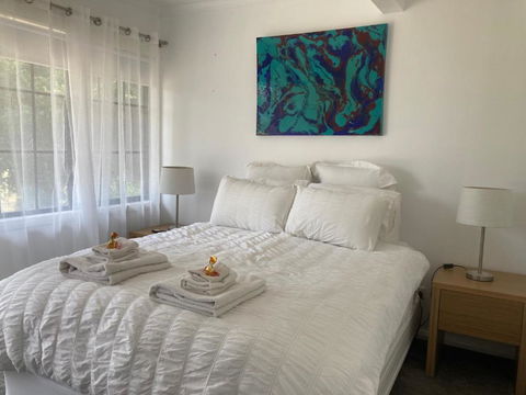 Rosewhite House - Inverell Accommodation 1