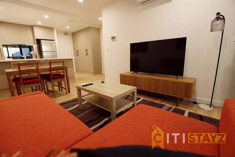 Ruby Red, 1Bd 1Bth Apt - Woden CBD - Inverell Accommodation 3