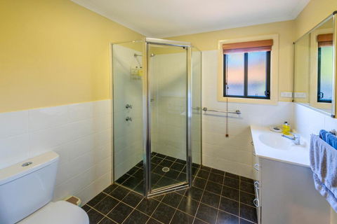 Safety Beach Ocean Bungalows - Inverell Accommodation 3