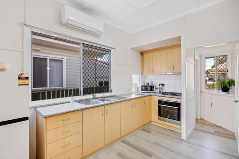 Sage Cottage! CBD Perfection! - Inverell Accommodation 1