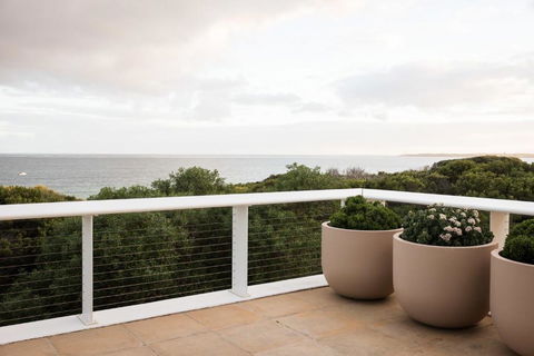 Sagres Queenscliff - Luxury House By The Beach - Inverell Accommodation 3