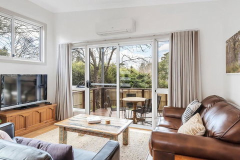 Sahaja Cottage Wentworth Falls - Inverell Accommodation 3