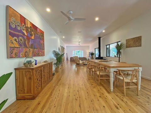 Salty Beach - Inverell Accommodation 2