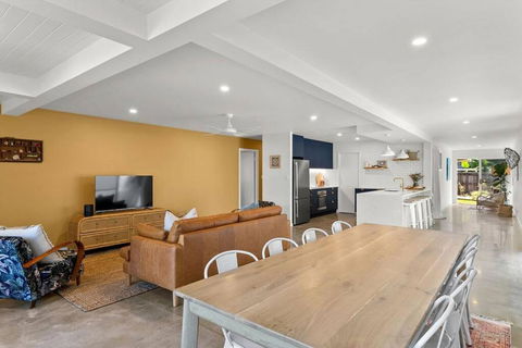 Salty Crab Bungalow - Inverell Accommodation 2