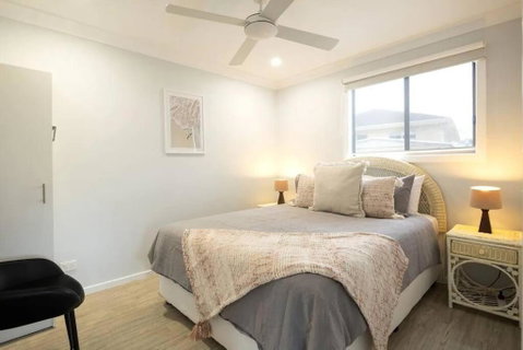 Salty Vibes - Inverell Accommodation 0