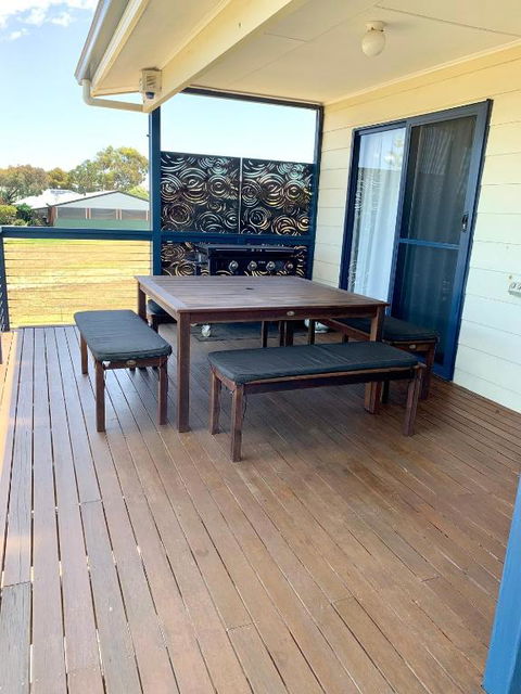 Sandcastle - A Esplanade Place, Stunning Views - Inverell Accommodation 2