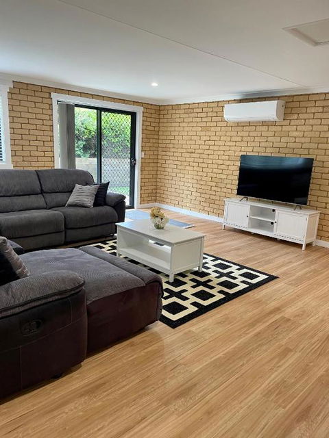 Sandstone Family Apartment - Inverell Accommodation 0