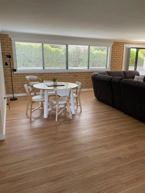 Sandstone Family Apartment - Inverell Accommodation 3