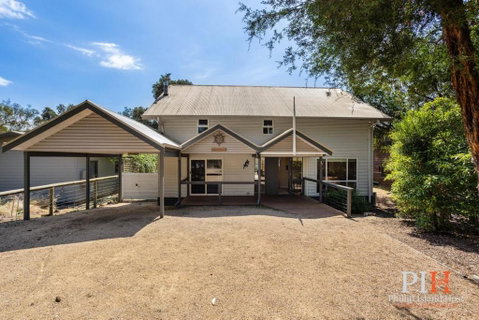 Sandy Bay Getaway W Spa 4 Bdr - Inverell Accommodation 3