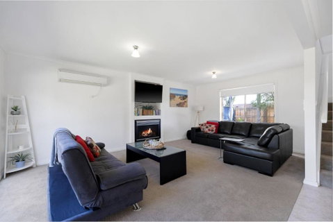 Sandy Beach House Cowes - Inverell Accommodation 2