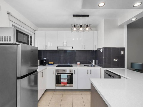 Sandy Bay Apartment With Hobart River View, Near UTAS - Stroll To Cafes And Shops - Inverell Accommodation 3