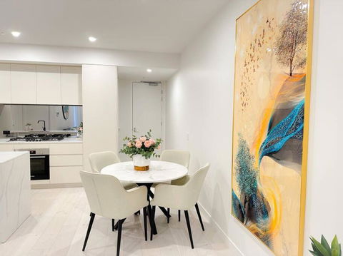 Shine Keysborough High-end Family Home, Netflix, Top Location - Inverell Accommodation 0
