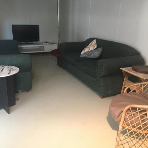Something Different - Shedstay - Inverell Accommodation 3