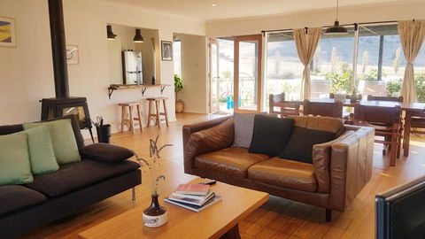 The Harvest, Ese Vineyard Cottage - Inverell Accommodation 1