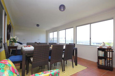 BEACHVIEW - 14 Second Ave , Bonny Hills - Inverell Accommodation 3