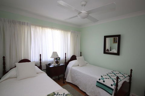 BEACHVIEW - 14 Second Ave , Bonny Hills - Inverell Accommodation 2