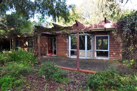 BEECHWOOD - SURF SIDE - Inverell Accommodation 0