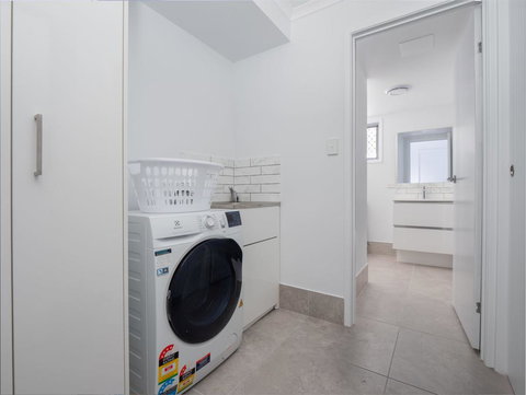 Beerburrum St, 2/22 Dicky Beach - Inverell Accommodation 3