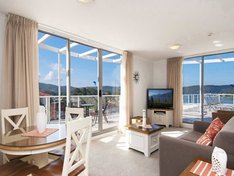 Bella Mare - 2 Bedroom Ocean View Terrace Apt - Inverell Accommodation 0